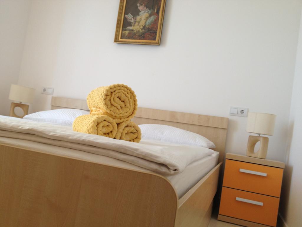 אומיס Apartments Villa Amalia מראה חיצוני תמונה
