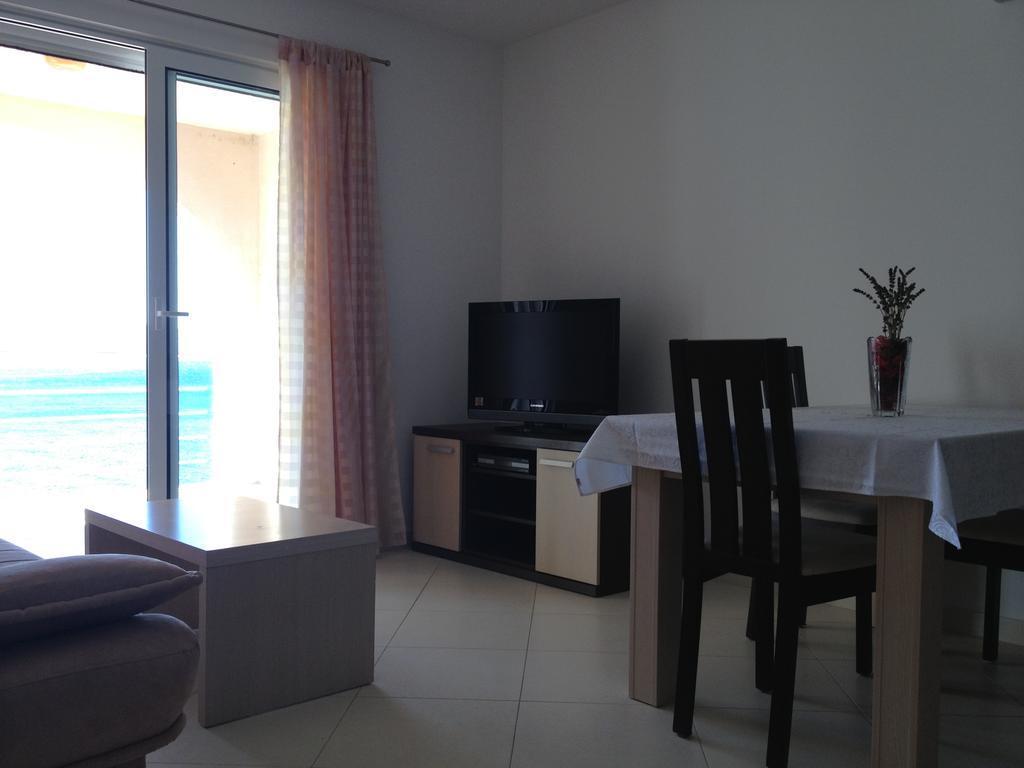 אומיס Apartments Villa Amalia חדר תמונה