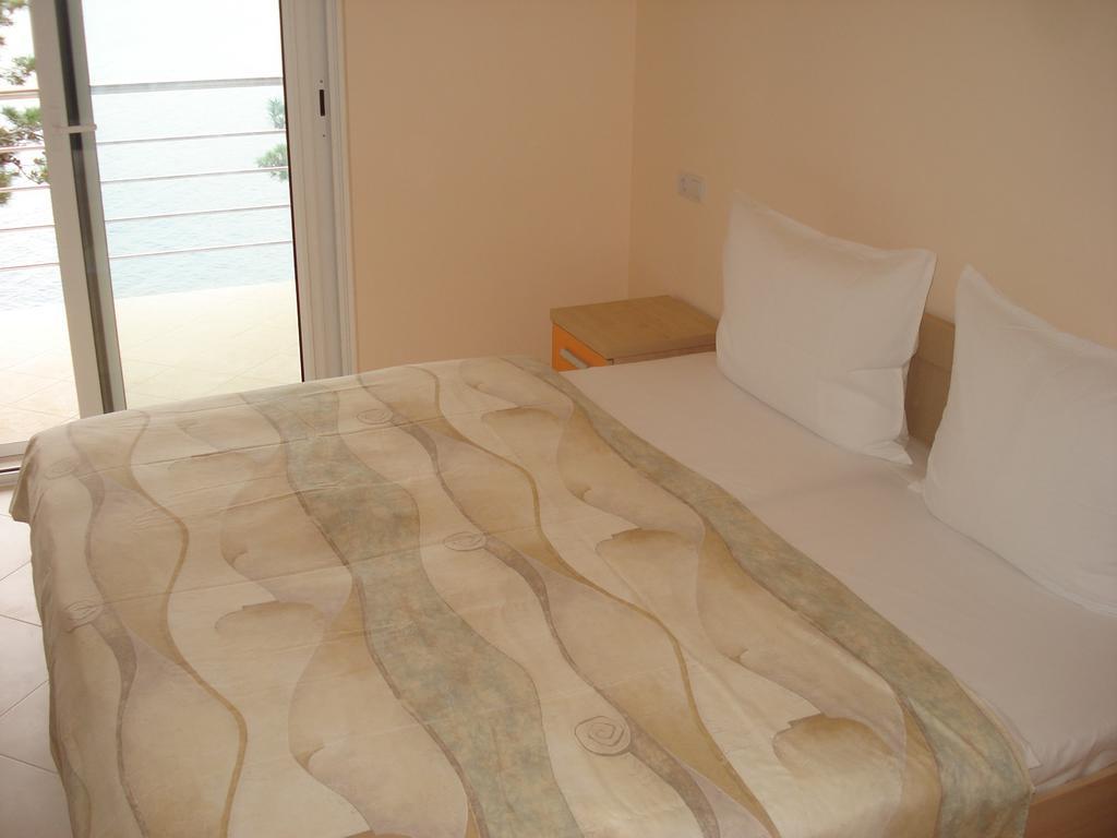 אומיס Apartments Villa Amalia חדר תמונה