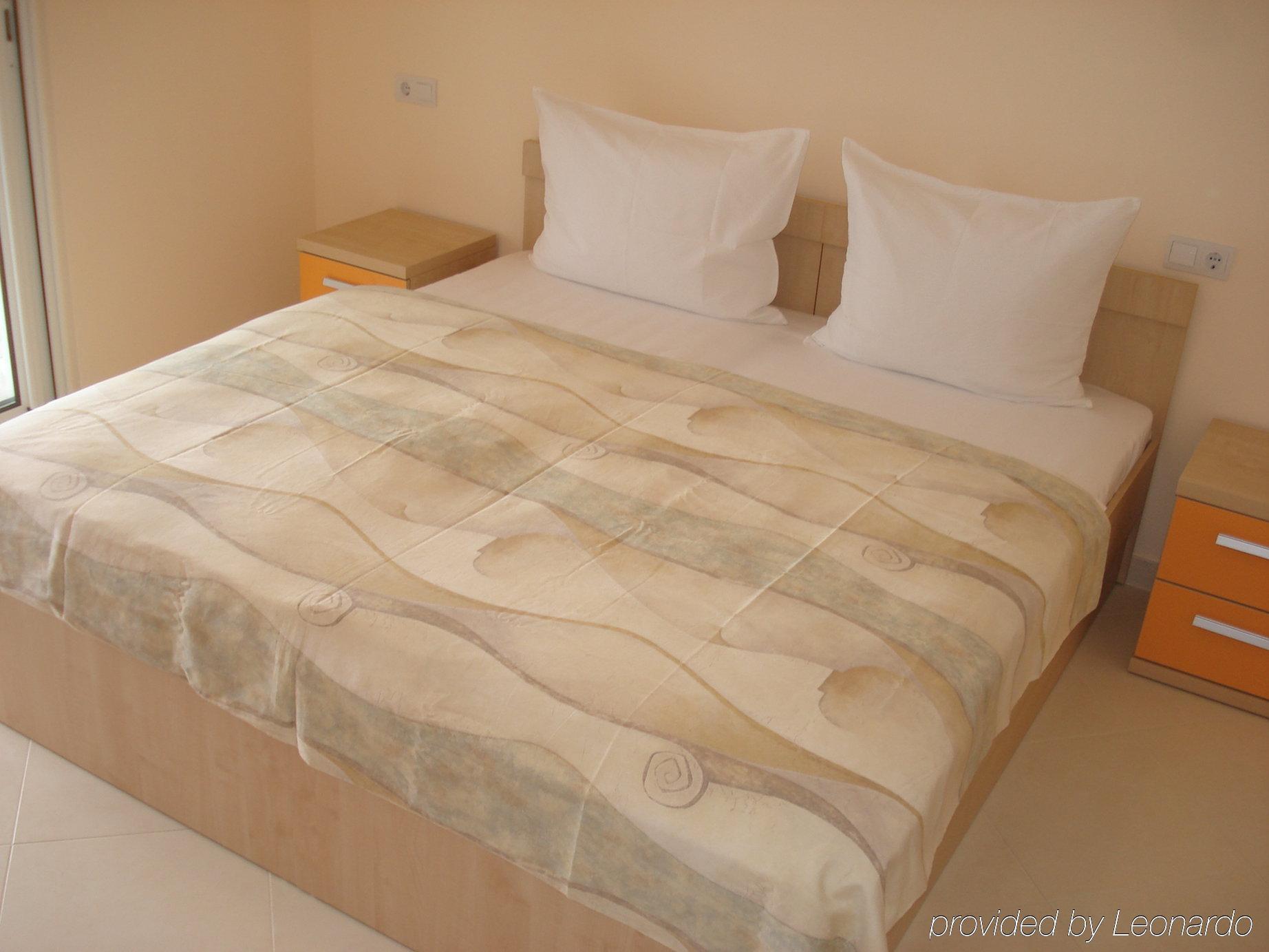 אומיס Apartments Villa Amalia מראה חיצוני תמונה