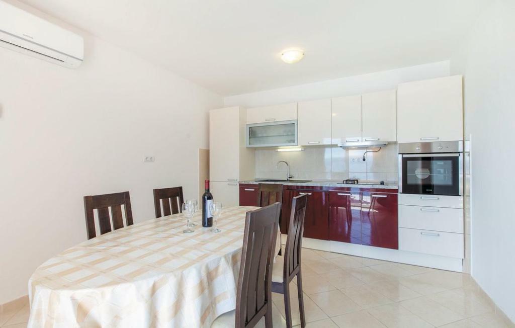 אומיס Apartments Villa Amalia מראה חיצוני תמונה